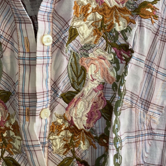 Plaid shirt with embroidery - Picture 2 of 4